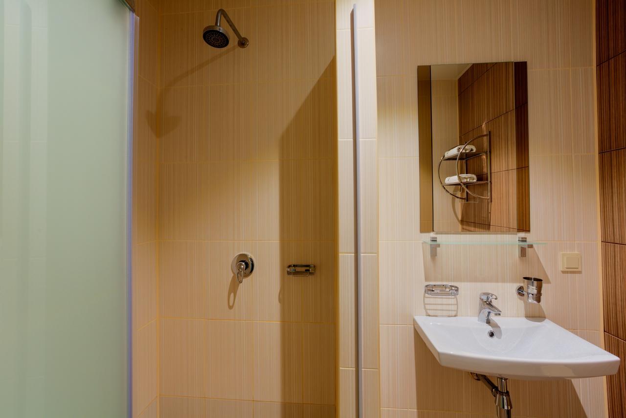 Comfort Hotel&Hostel Zaporizhia Buitenkant foto